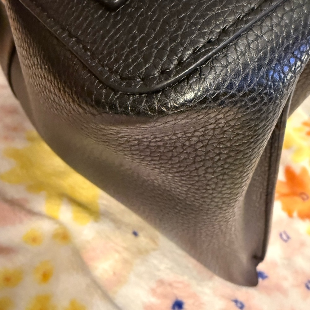 HOBO Vida Black Leather Tote Bag - Picture 10 of 15